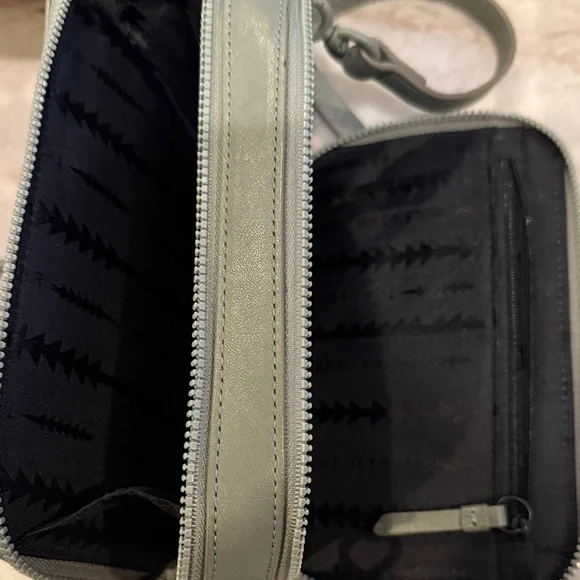 Thacker Elegant Gray green Crossbody Bag NWOT - Picture 6 of 11